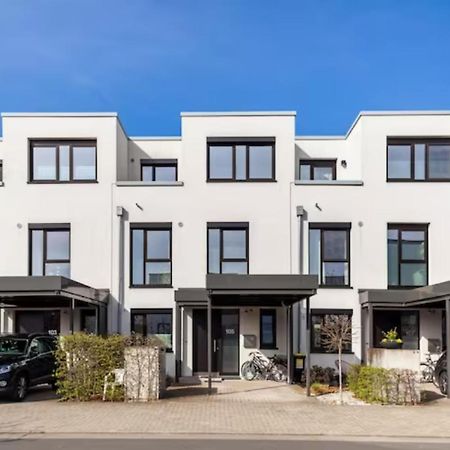 Beautiful Room With Balcony Direction To Messe Hannover Exteriér fotografie