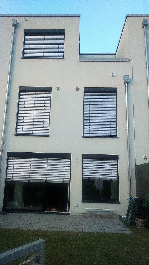 Beautiful Room With Balcony Direction To Messe Hannover Exteriér fotografie